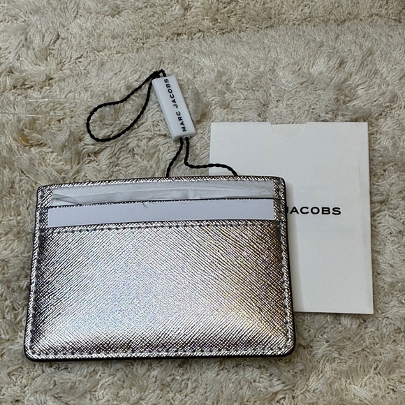 NWT Marc Jacobs Trademarc Metallic Silver Card Holder - Picture 2 of 7